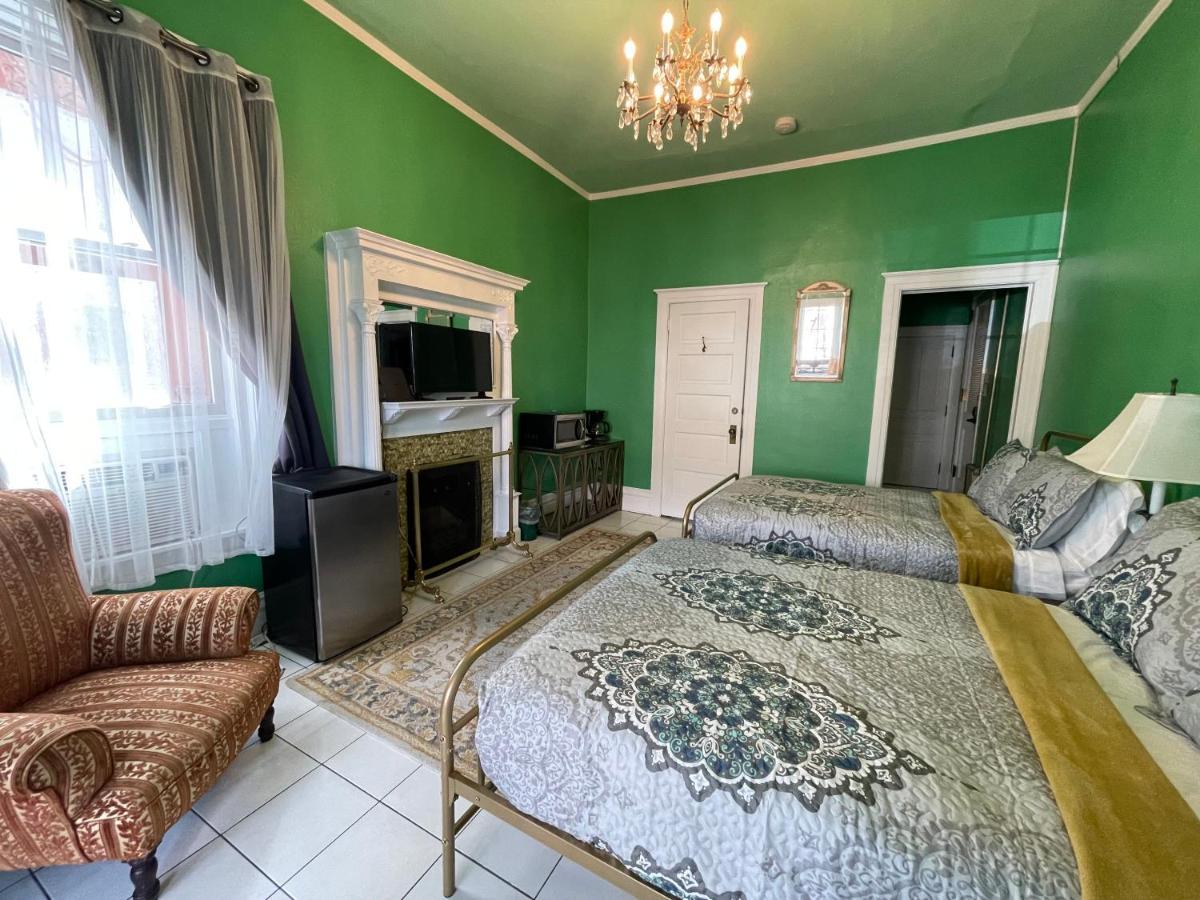 The Holiday Chalet Victorian Denver Bagian luar foto
